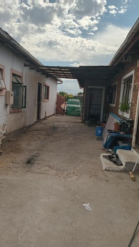 8 Bedroom Property for Sale in Klein Parys Western Cape